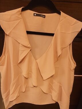 NWOT Krisa Women's Dusty Rose  Ruffle V-Neck Sleeveless Blouse Size M